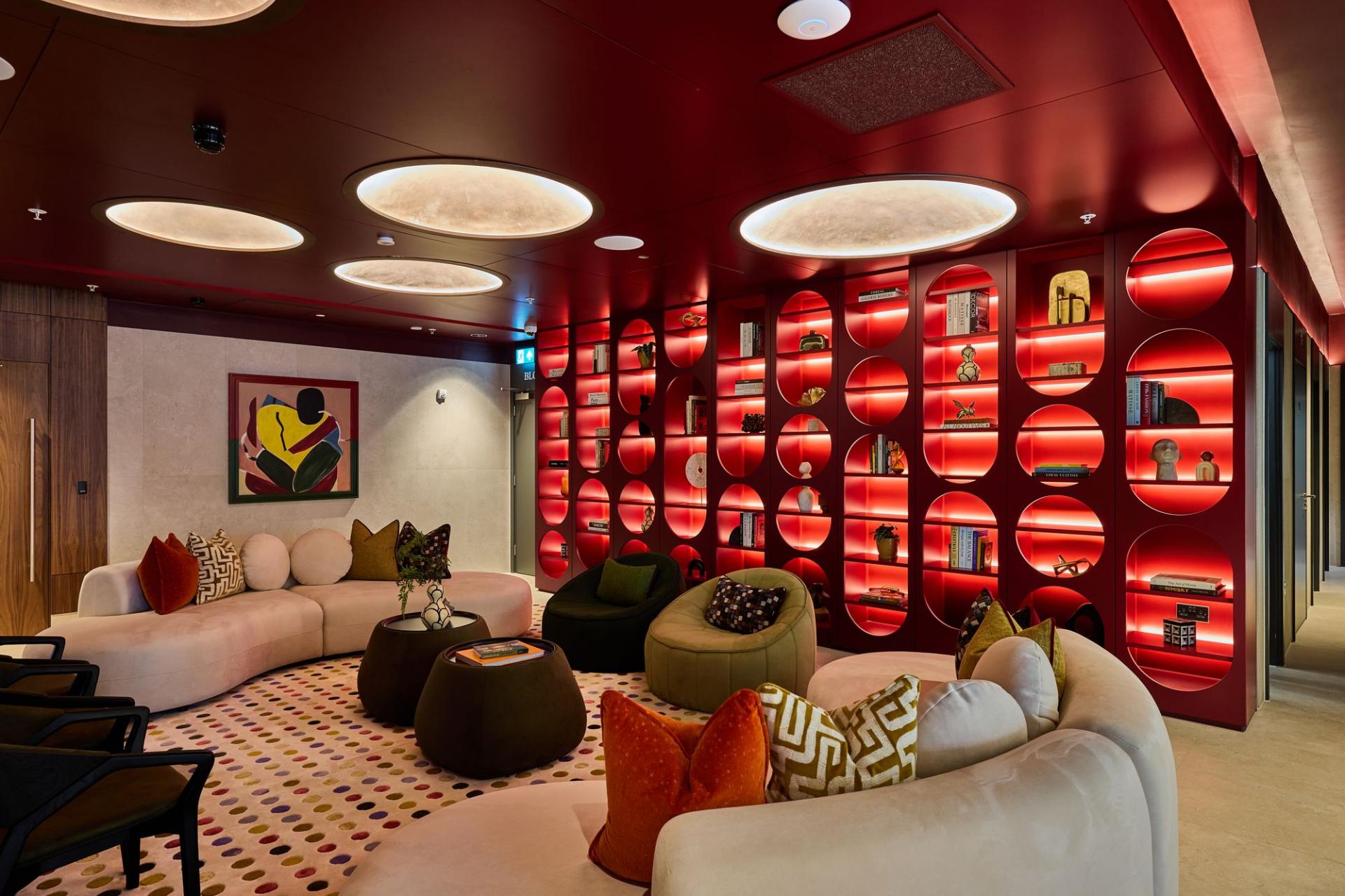 Apartment for sale with 3 bedrooms, Waterhouse Gardens, Dutton Street